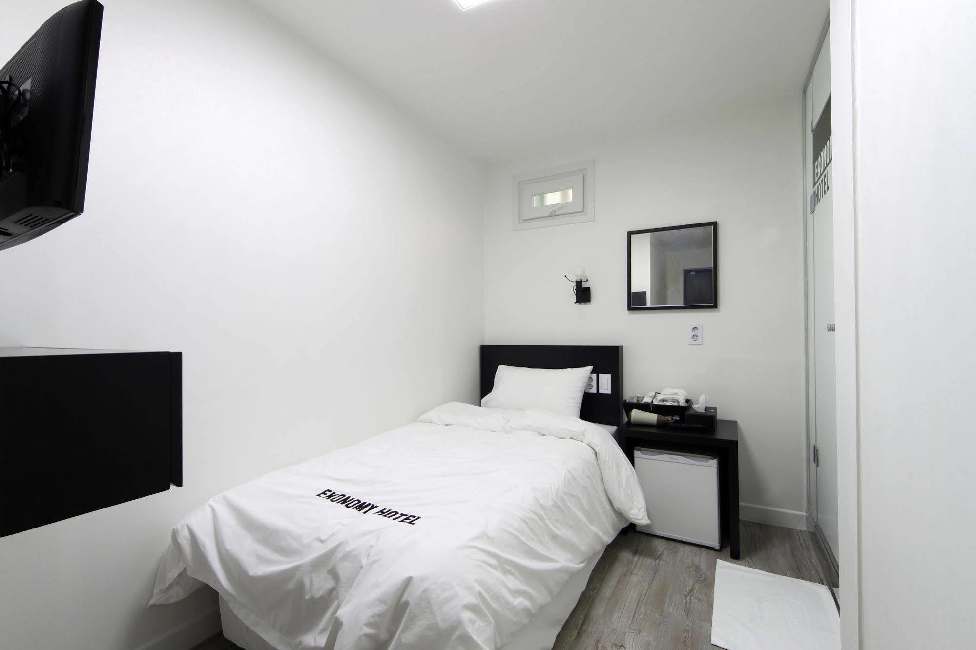 Ekonomy Hotel Dongdaemun Seoul Exterior photo