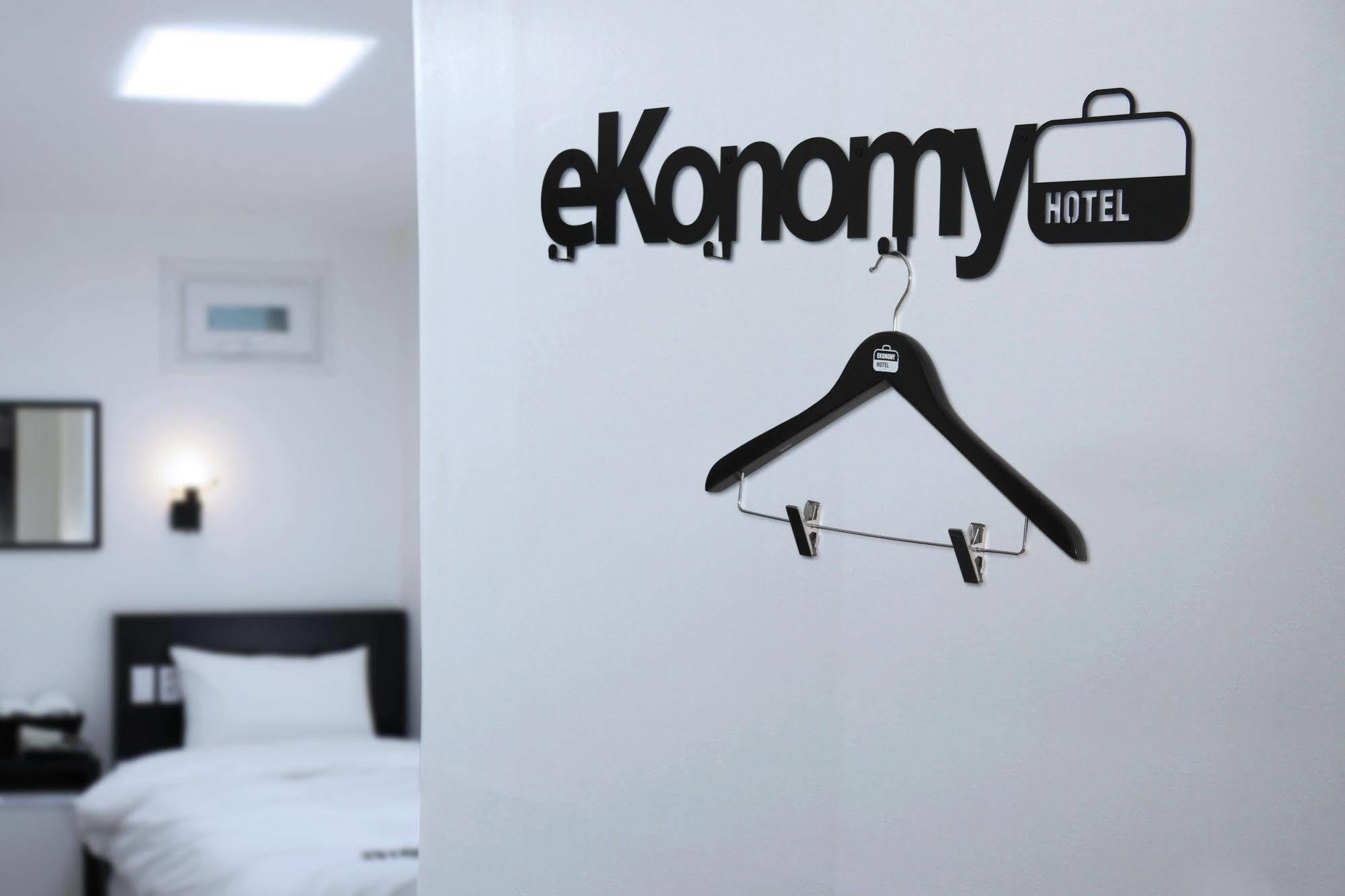 Ekonomy Hotel Dongdaemun Seoul Exterior photo