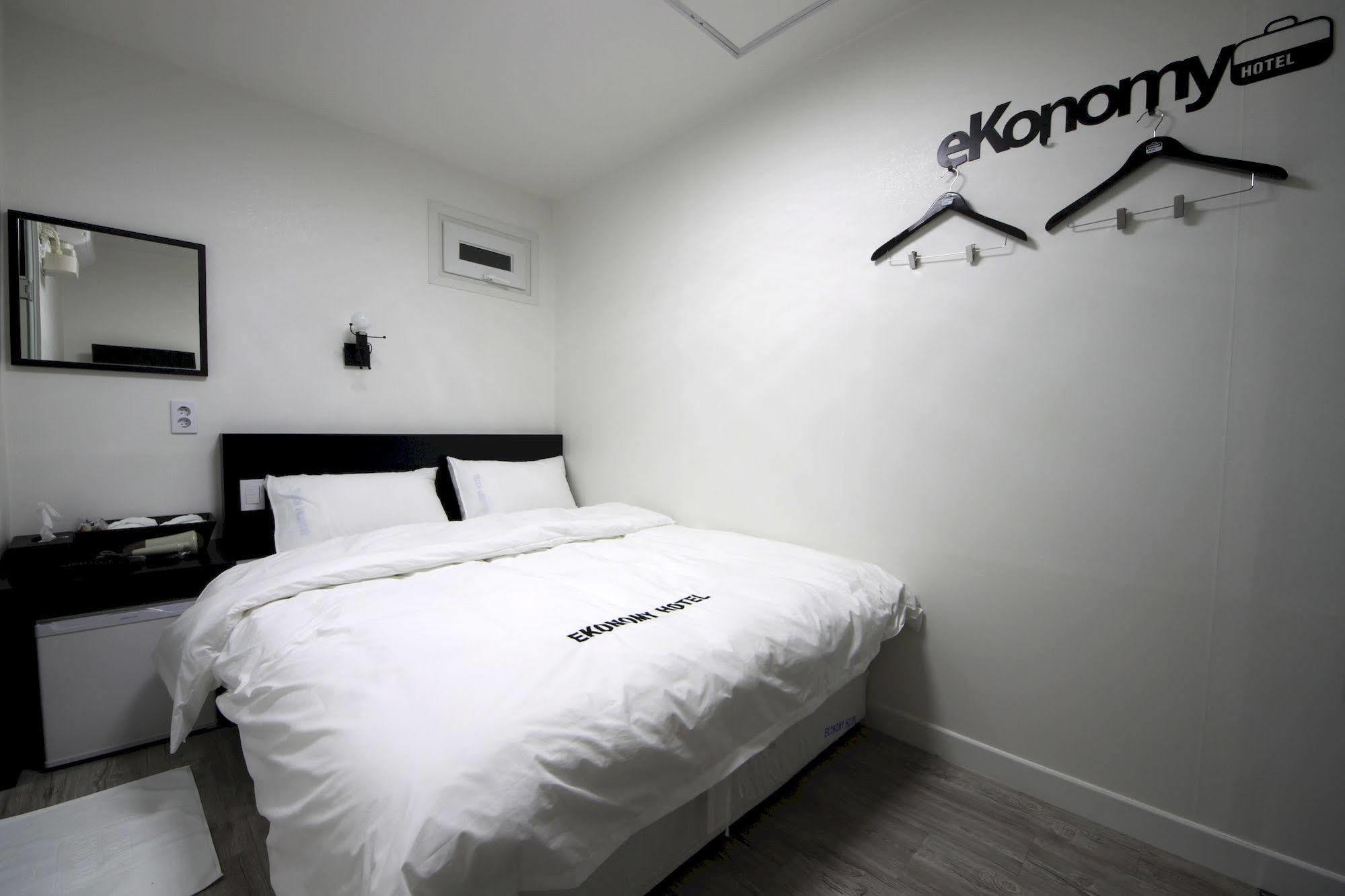 Ekonomy Hotel Dongdaemun Seoul Exterior photo